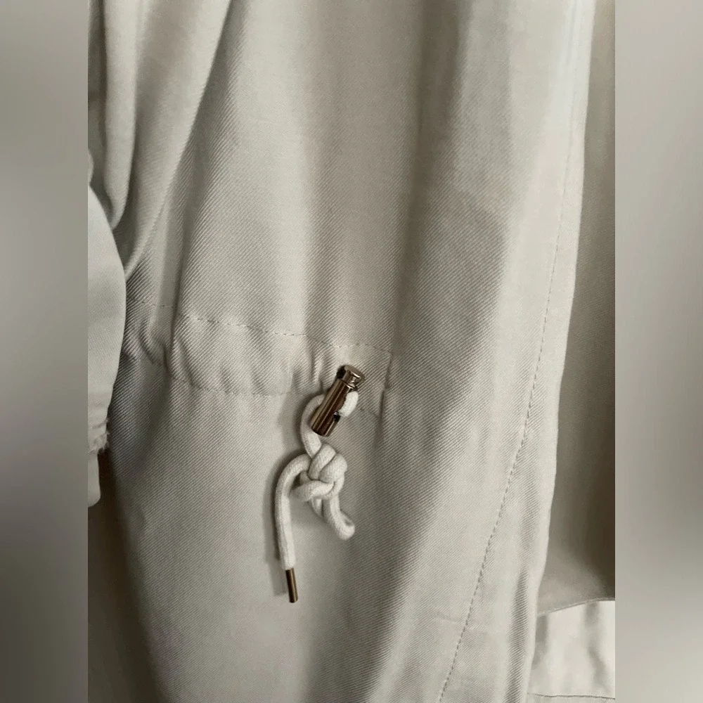 Zara Waterfall Jacket. Size medium. Looks brand new. Cool piece ‎ 0099